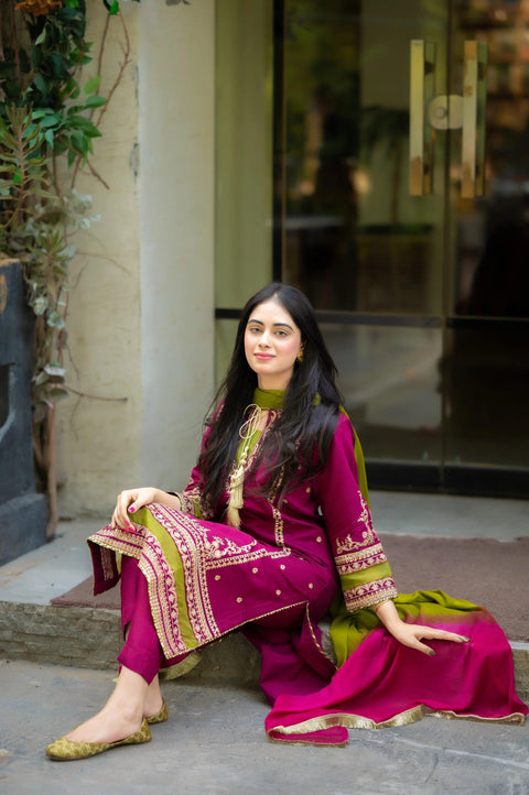OMAL - 3PC LAWN EMBROIDERED SHIRT WITH TYE & DYE CHIFFON DUPATTA AND TROUSER - HZG1569 - Kaprang