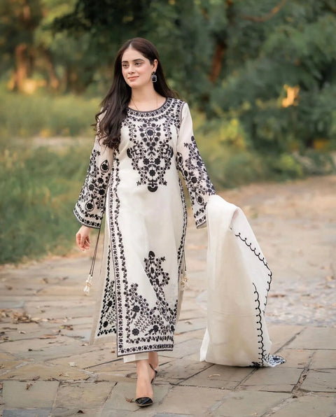 Omal By Komal - 3PC LAWN Embroidered Suit - BFSIN174